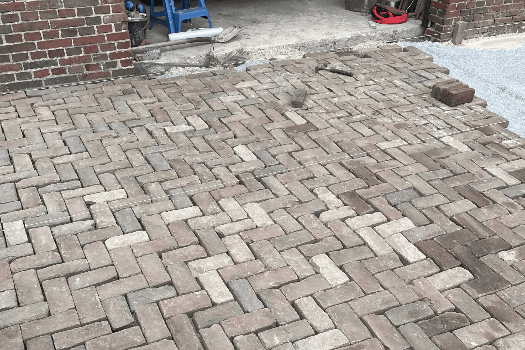 Pflasterarbeiten im Hofbereich – Kunstreich Bauunternehmung Wittmund